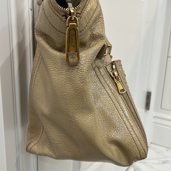 Yves Saint Laurent Downtown Patent leather tote - Picture 3 of 15